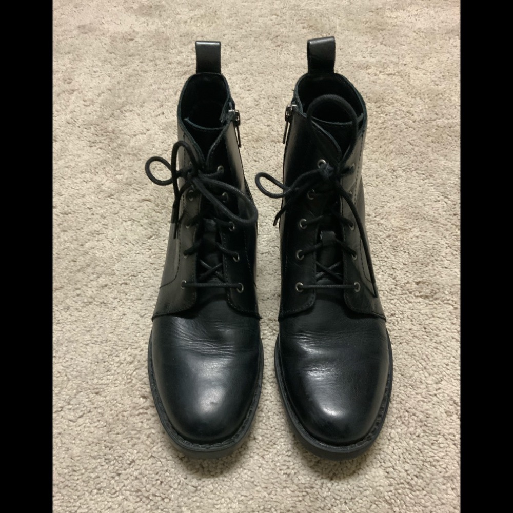 Born black boots